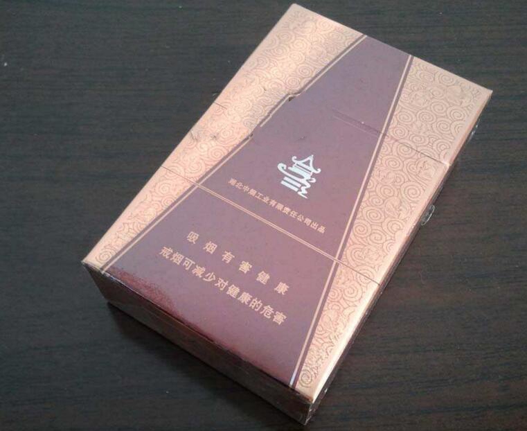 中国进口香烟批发涉及到多个环节，包括进口商、批发商、零售商以及消费者。以下是一般的流程和注意事项